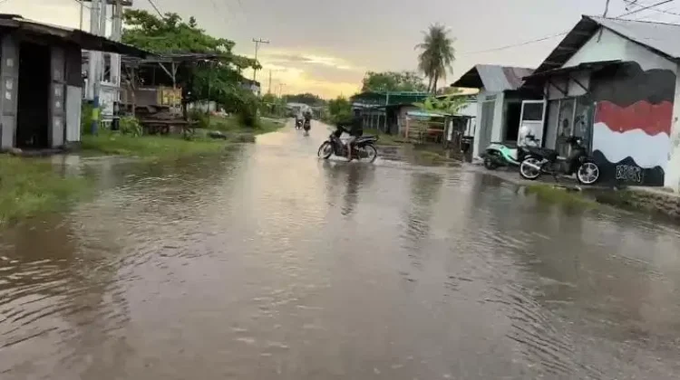 Drainase Tersumbat, Aktivitas Warga Terganggu